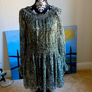 Cinq a Sept Janelle Mini Dress. Color green. Size 2